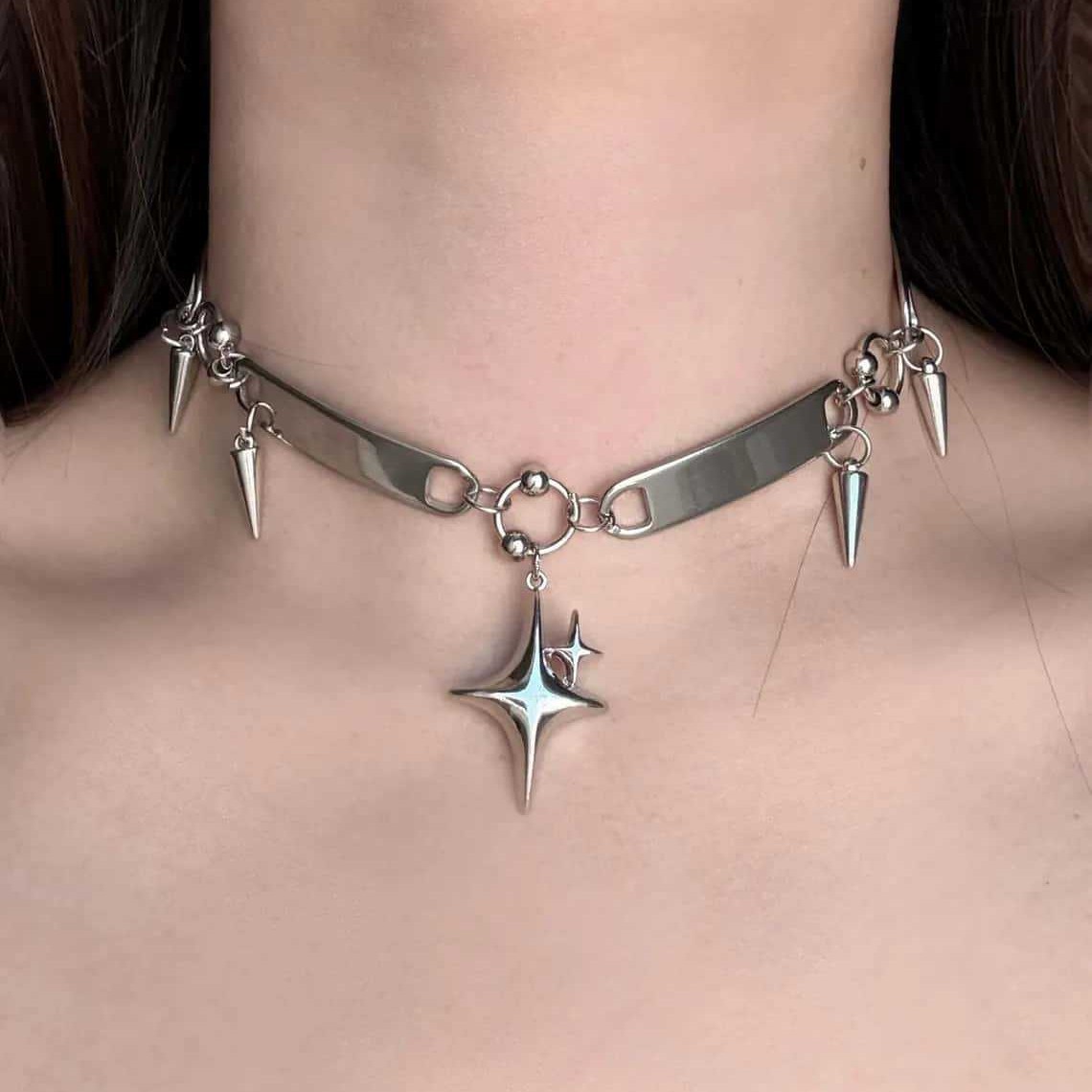 Women'S Y2K Accessories - パンクスターリベットチョーカー、ロックジュエリー、Y2kアクセサリー、ヒッピー、ゴス、デザインセンス、スパイク、クロススター、ノーズリングチャーム、女性用ネックレス