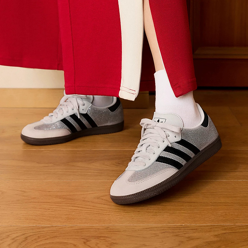 アディダス スリーリーフクローバー レディースシューズ SA - Women'S Accessories Adidas のレビューと価格