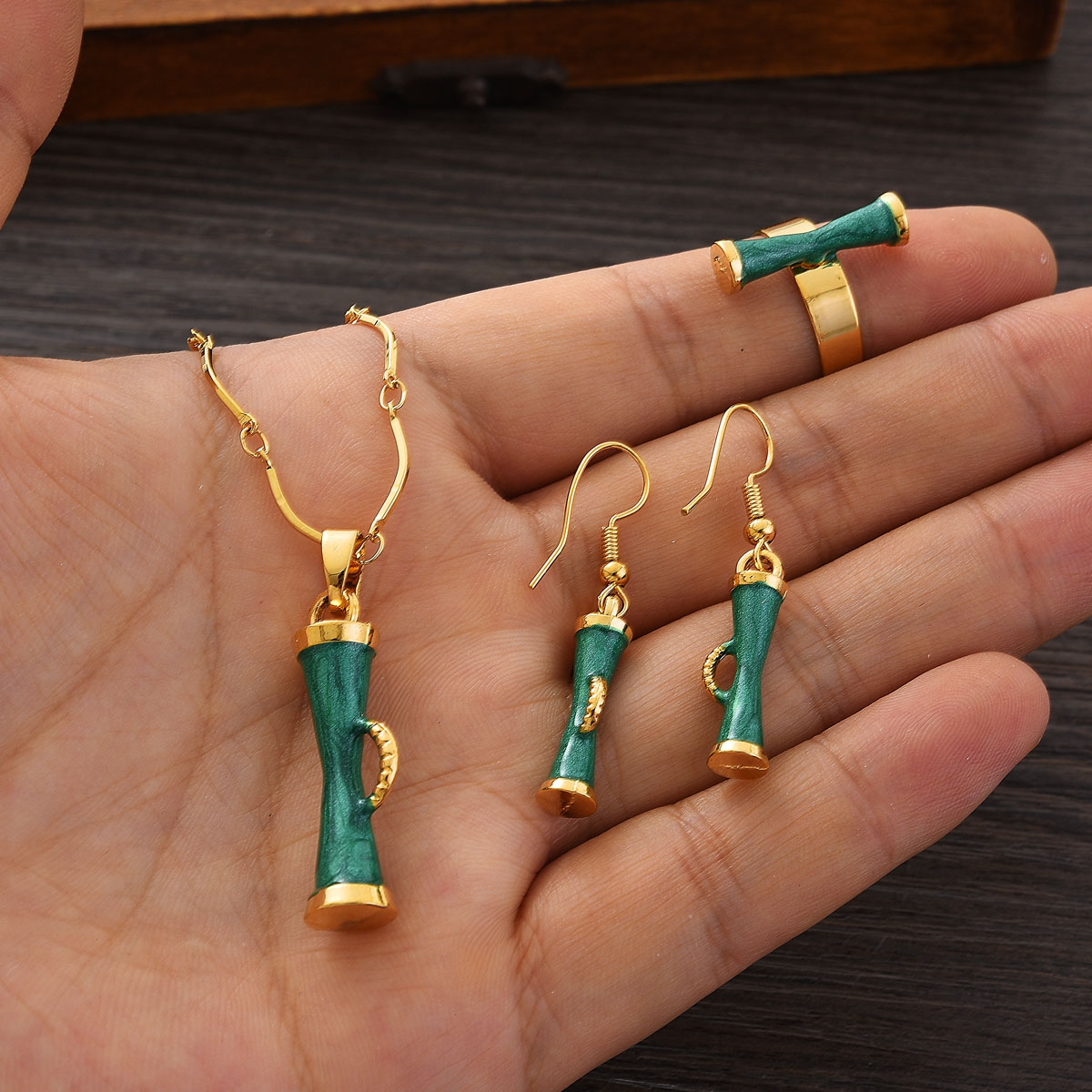 ファッション PNG ゴールドカラー ジュエリーセット 女性 - Women Accessories Png のレビューと価格